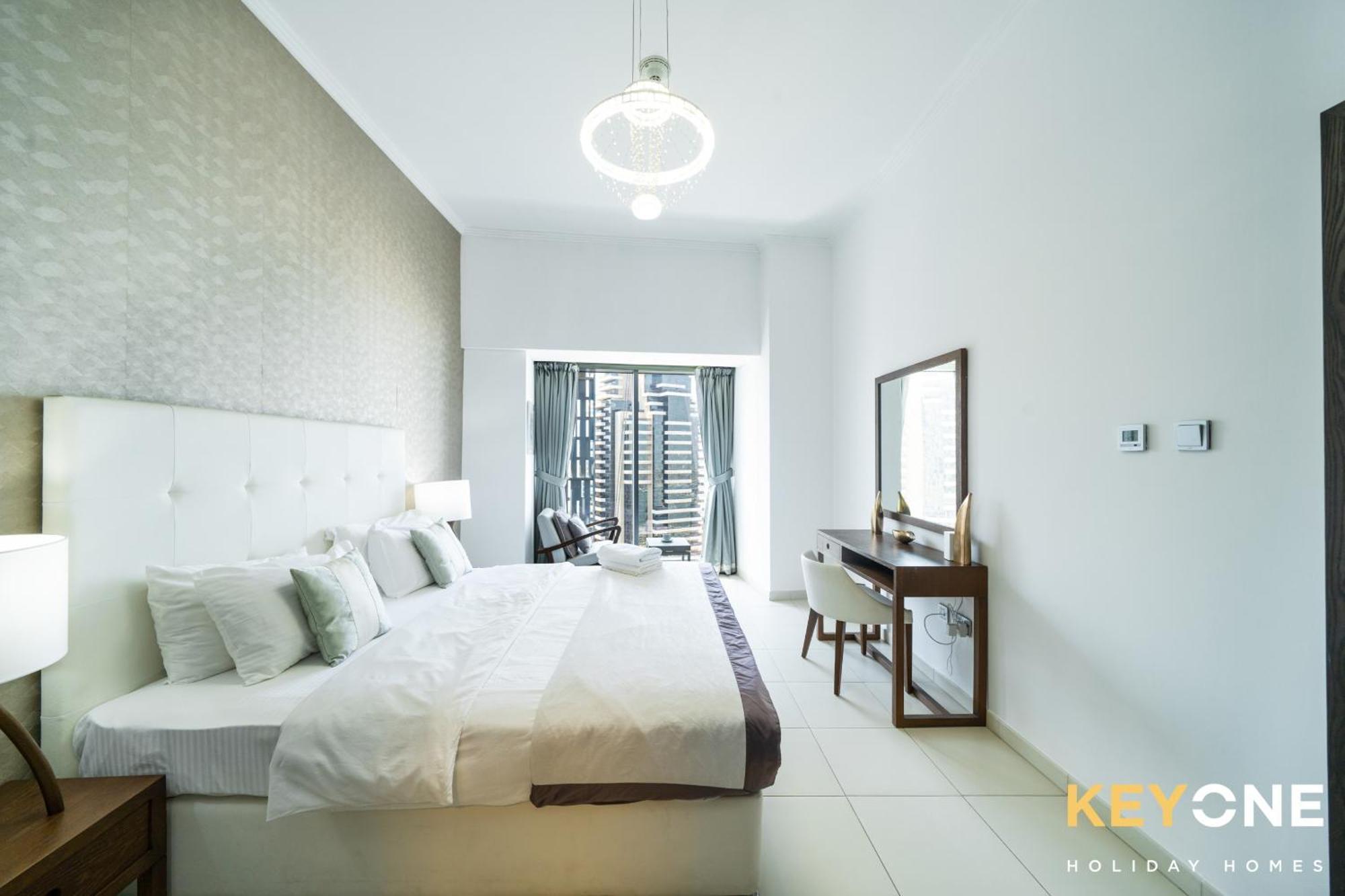 Lavish One Bedroom With Amazing Sun Deck & Pool Dubái Exterior foto