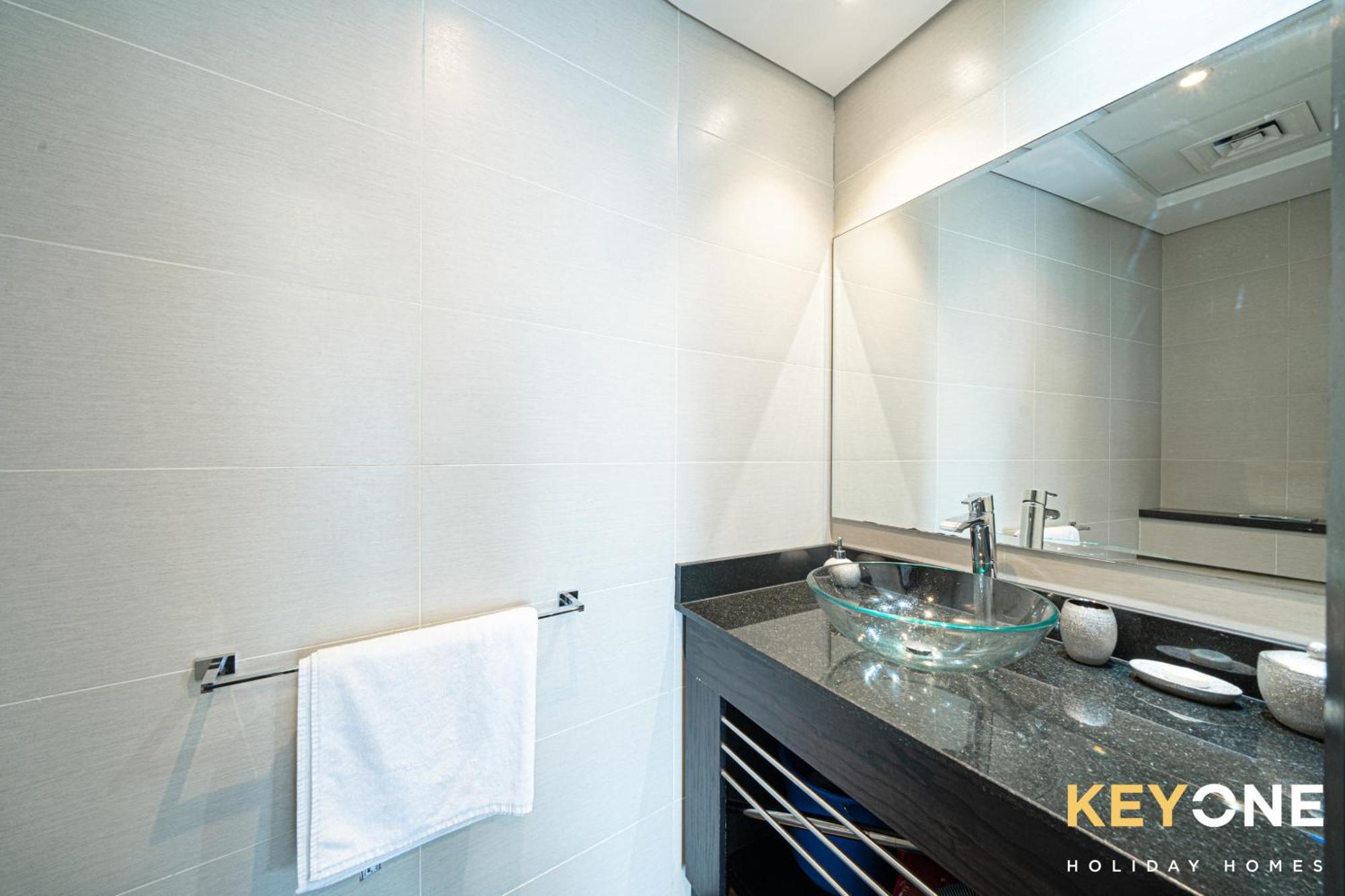 Lavish One Bedroom With Amazing Sun Deck & Pool Dubái Exterior foto